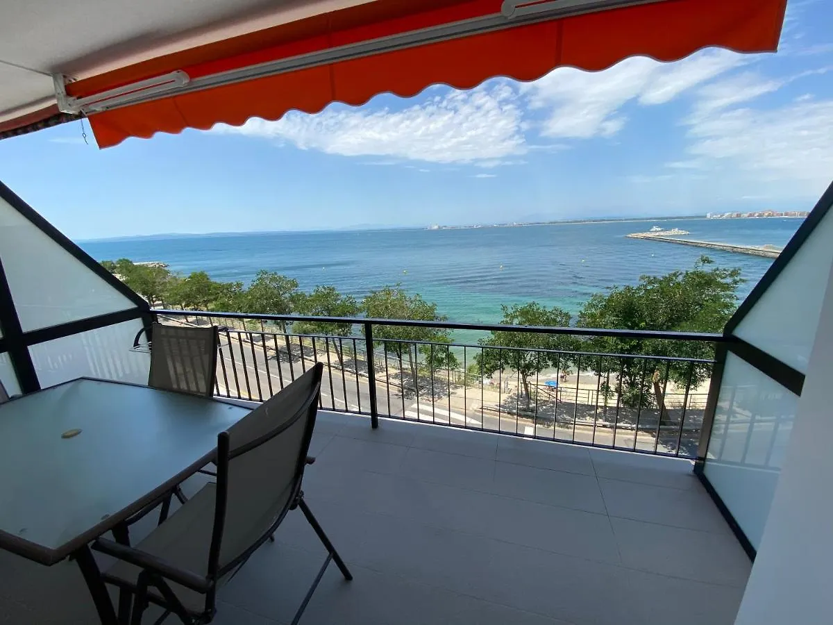 Apartament El Far Roses Spain