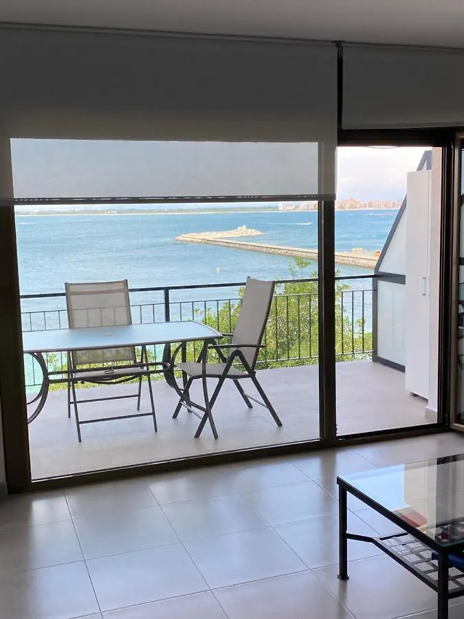 Apartament El Far Roses Spain